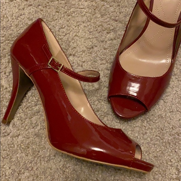 Tahari heels - Picture 3 of 3